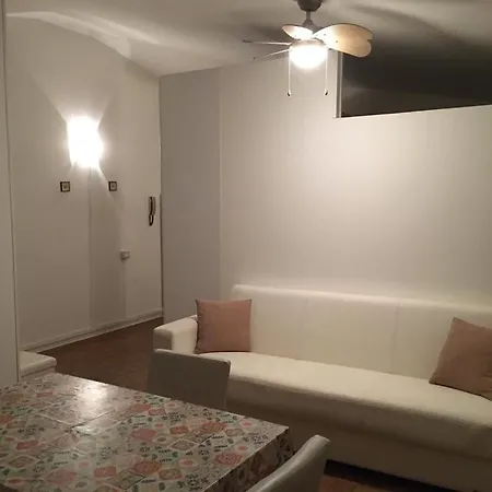 Red 2 Apartment Venice